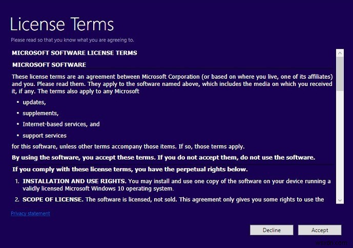 วิธีการติดตั้ง Windows ใหม่ทั้งหมดโดยใช้เครื่องมือสร้างสื่อ