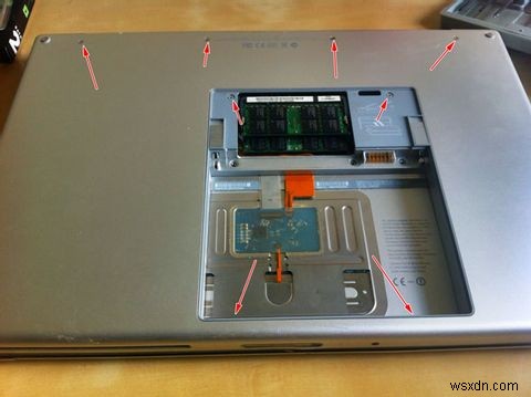 วิธีการสลับไดรฟ์ดีวีดี MacBooks ของคุณสำหรับ SSD 