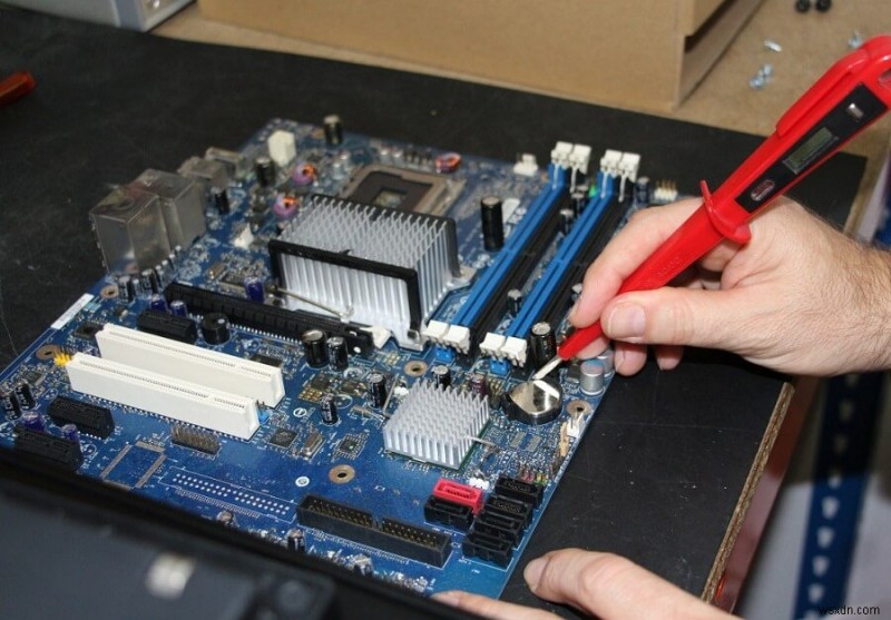 विंडोज 10 क्लॉक टाइम गलत? यहाँ इसे ठीक करने का तरीका बताया गया है! 