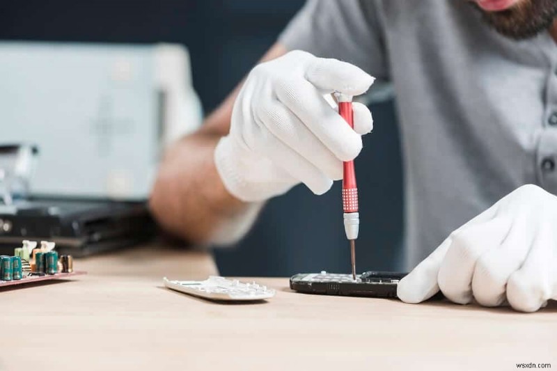 12 วิธีในการแก้ไขโทรศัพท์ของคุณไม่สามารถชาร์จได้อย่างเหมาะสม