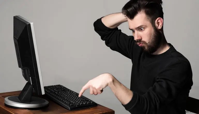 เคล็ดลับในการเลือกระหว่างเมาส์สำหรับเล่นเกมกับ ตัวควบคุมสำหรับความต้องการของคุณ